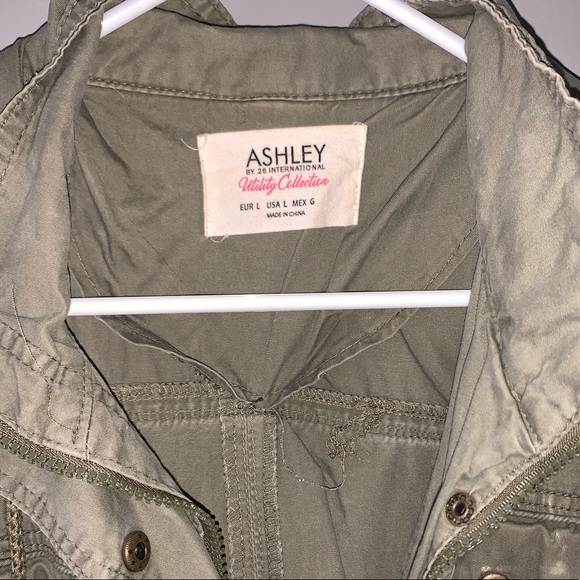 Light Green Jacket - Picture 3 of 3